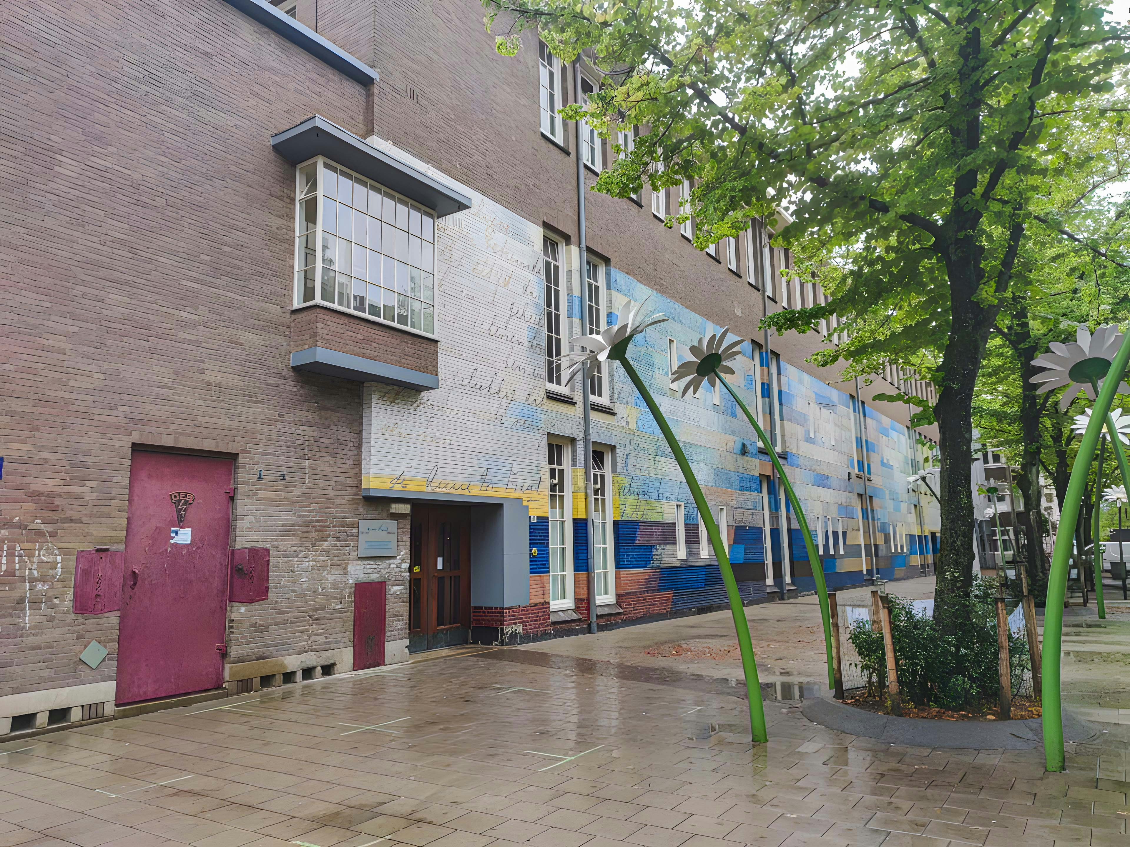 Anne Frank 6th Montessori School