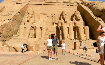 fra kairo: privat tur til abu simbel-templene med fly, inkludert flyreiser, transport og guide-1