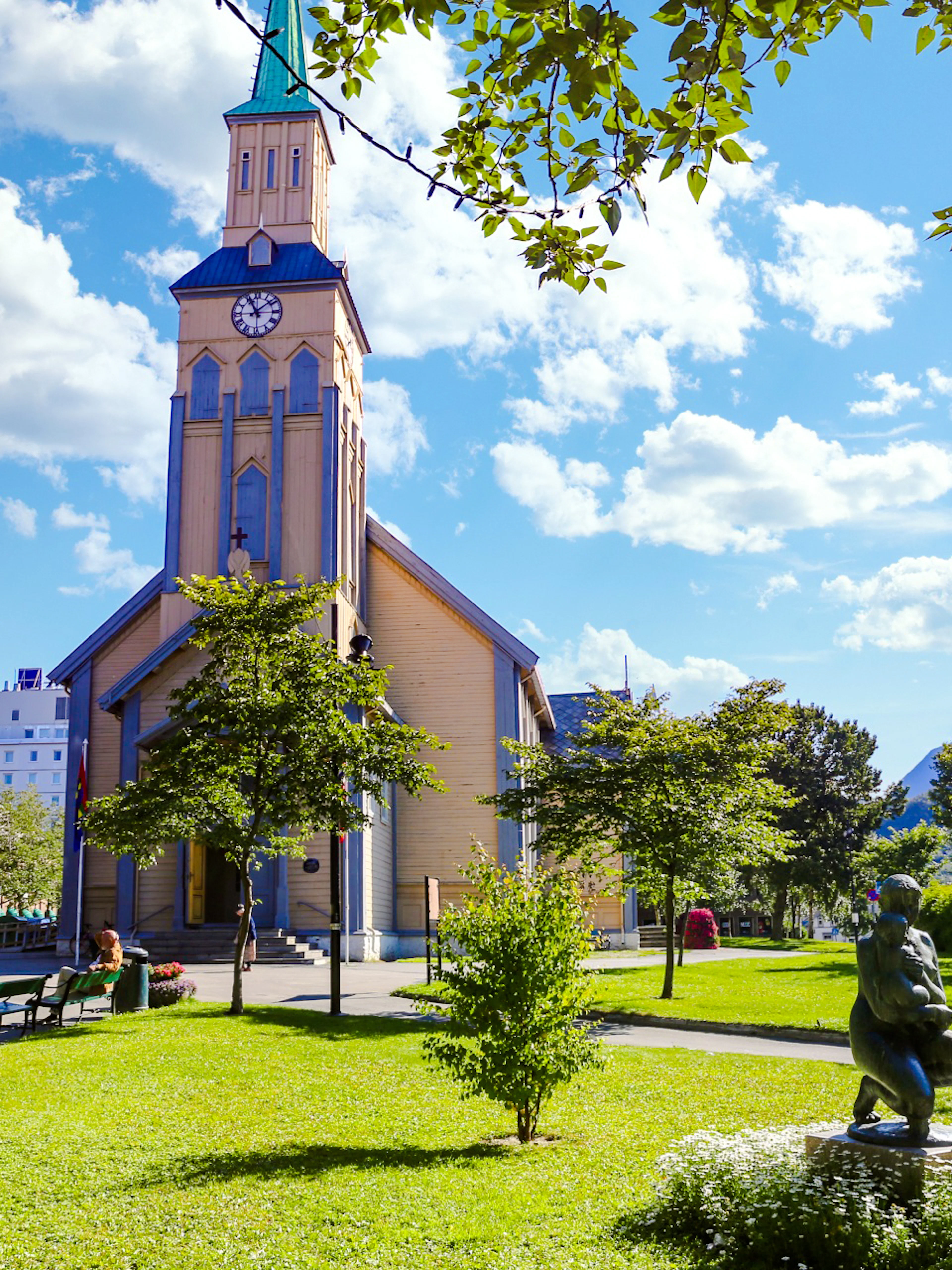 tromso private old town walking tour with northern lights cruise-1
