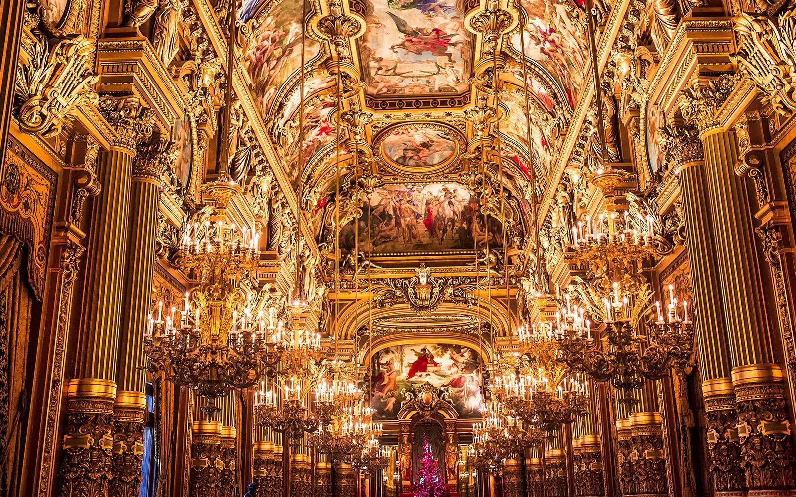 A glimpse of Parisian high society