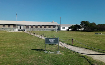tour in giornata a robben island e alla table mountain con biglietti prenotati in anticipo, tour guidato a robben island e trasferimenti in hotel-2