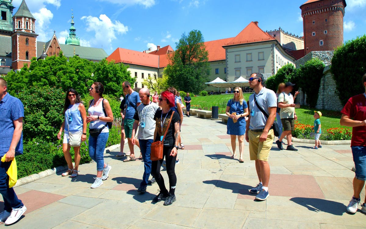 guided tour of wawel castle with entry tickets to the interiors-2 guided tour of wawel castle with entry tickets to the interiors-2