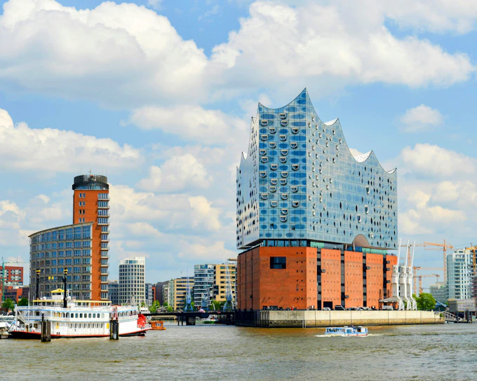 Premium Tour of Elbphilharmonie with French Rolls & Coffee
