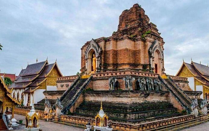 Chiang Mai Night Tuk-Tuk Tour: Temples and Night Market with Street-Food Tasting