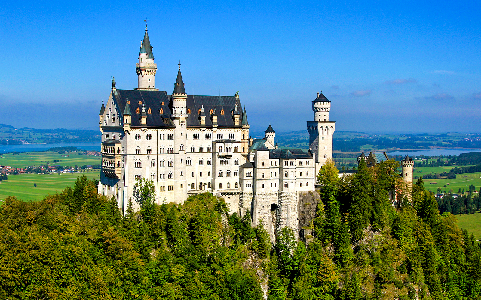 About Neuschwanstein Castle