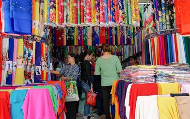 Ho Chi Minh City Walking Tour: 5 Trade Streets in Chinatown