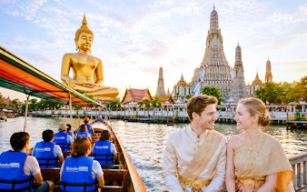 tuk-tuk-tur i bangkok med utleie av thailandske drakter og fotostopp ved wat arun-2