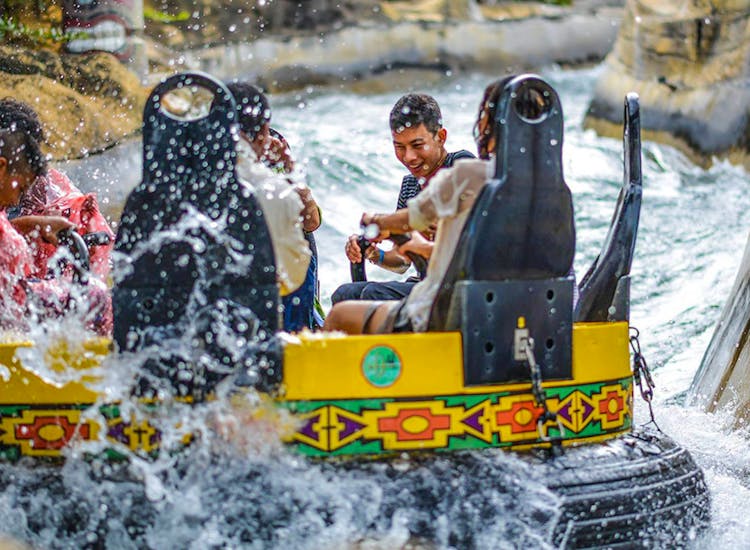 Dream World Bangkok Review