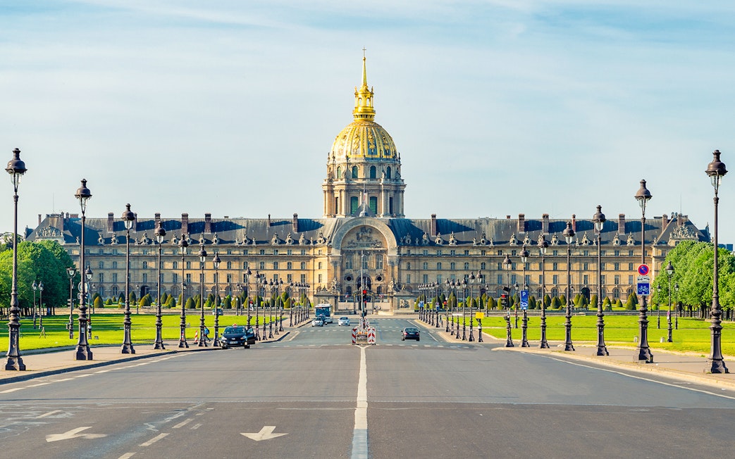 Invalides museum with Paris street view in foreground.