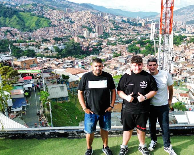 Medellín Comuna 13 Private Graffiti Tour with MetroCable Ride (Product 53194)
