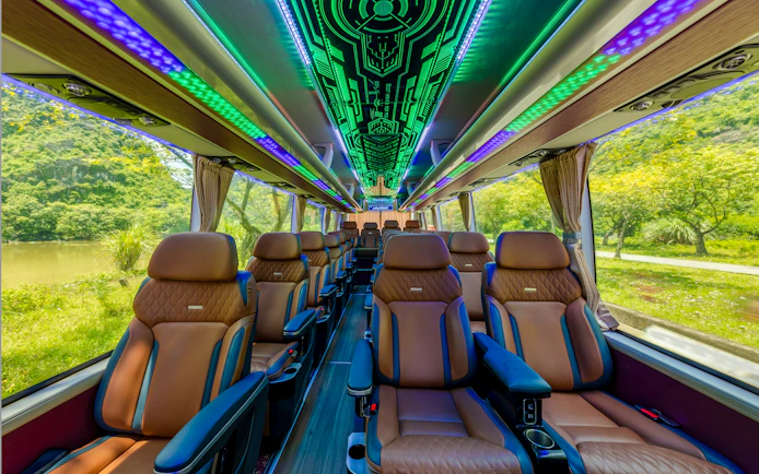 Hanoi Noi Bai Airport Arrival Fast-Track Meet & Greet + Private Transfer to Sapa