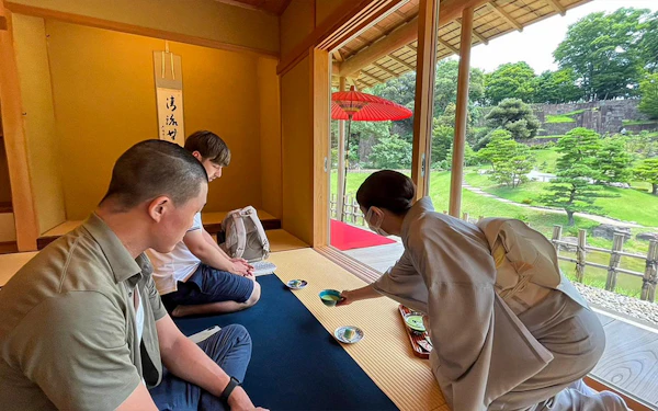 1-Day Tour from Kanazawa: Samurai, Matcha, Gardens and Geisha