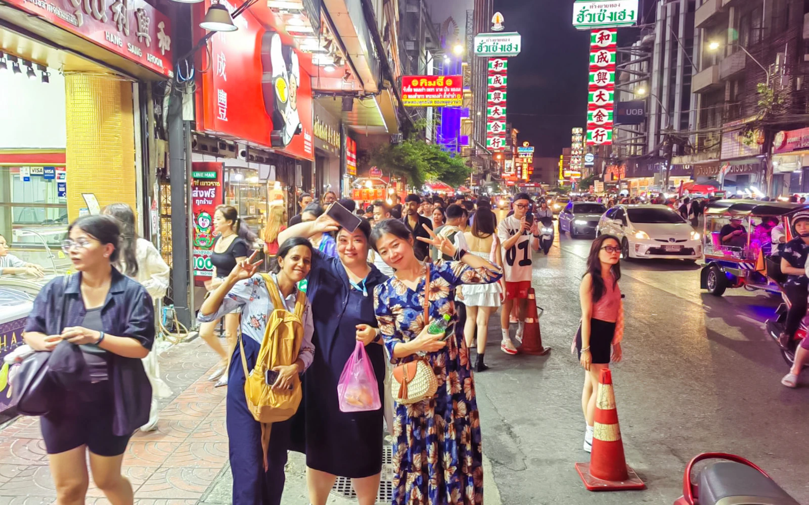 Bangkok Small-Group Night Tuk-Tuk Tour with Chinatown Meal and Hotel Transfers