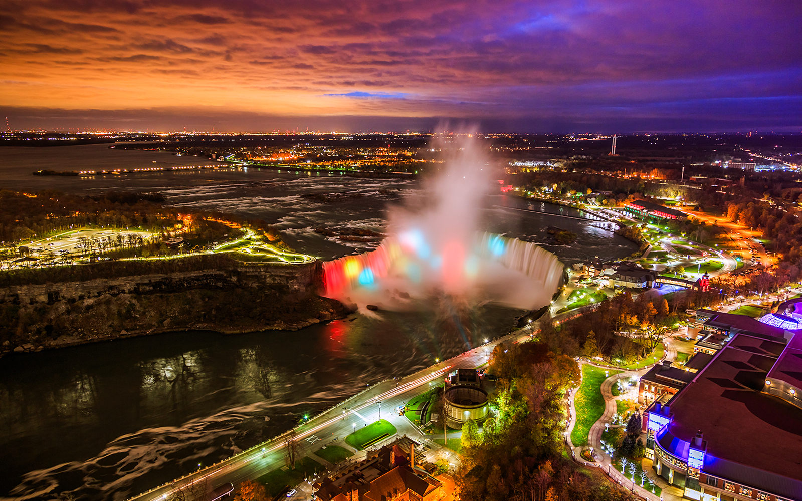 Night views from Skylon Tower