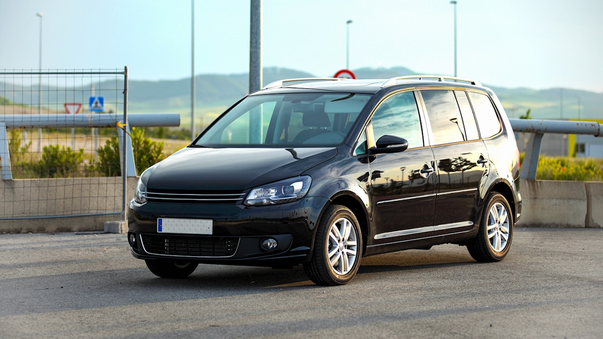 Minivan for Tokyo Disneyland/Disneysea transfer service.