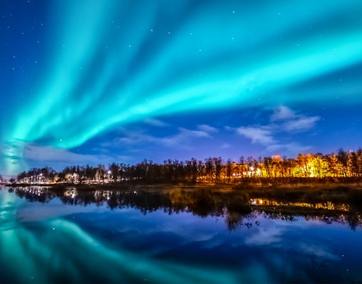 northern lights over Prestvannet Lake