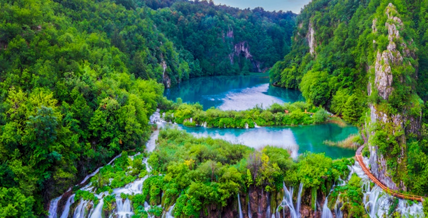 Passeios no Parque Nacional dos Lagos Plitvice