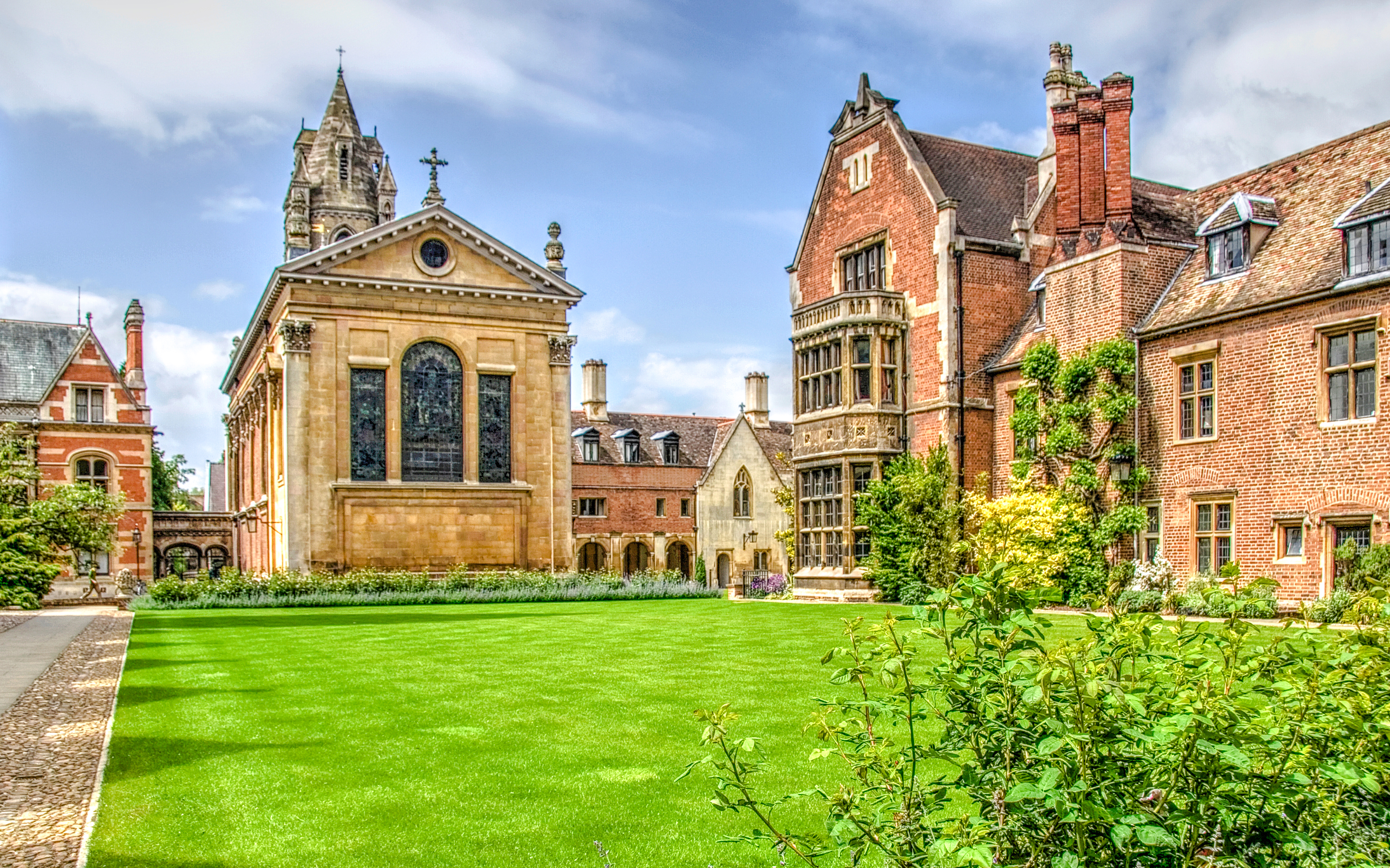 Pembroke College	