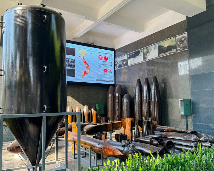 Ho Chi Minh City War History Guided Tour: Independence Palace, War Remnants Museum, Secret Weapon Bunker (Product 53164)