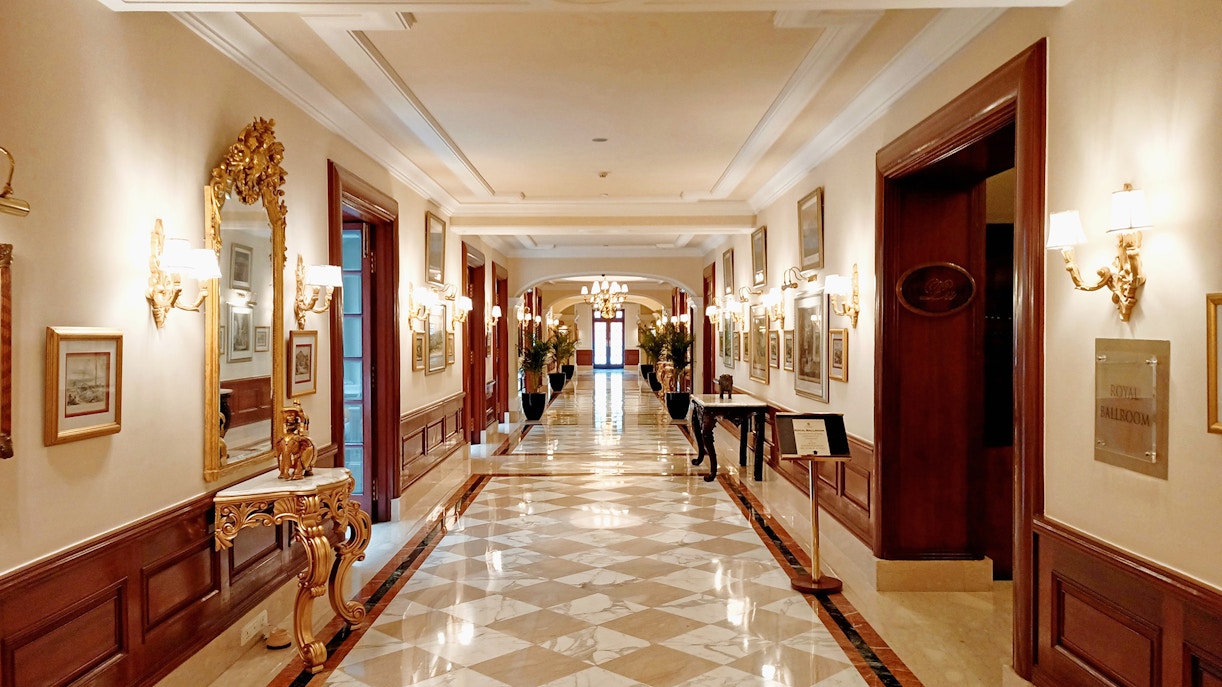 Stay near poble espanyol