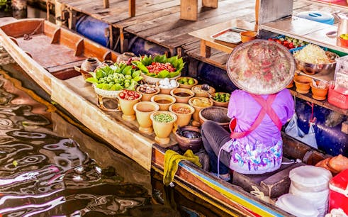 guided tour of damnoen saduak floating market & maeklong railway market-1