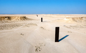 doha özel batı katar turu: zekreet, richard serra’nın “doğu-batı/batı-doğu” eseri ve mantar kayalıkları-9