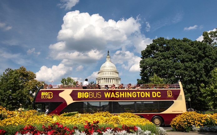Big Bus tour in front of the US Capitol, Washington DC.