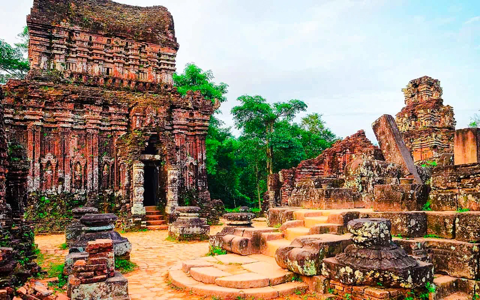 From Hoi An: My Son Sanctuary Round-Trip Shuttle Bus (Product 56767)