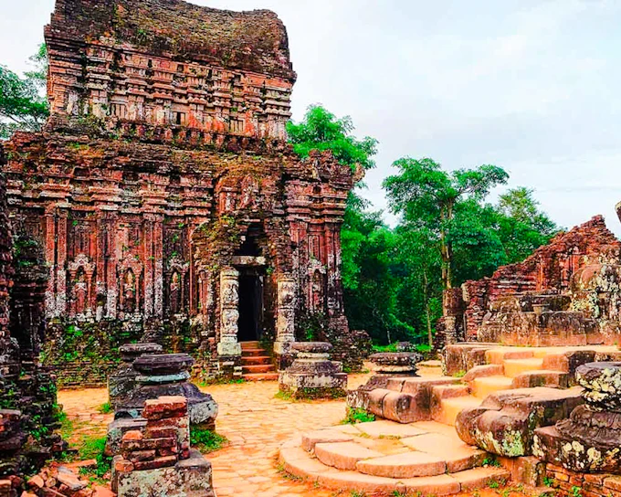 From Hoi An: My Son Sanctuary Round-Trip Shuttle Bus (Product 56767)