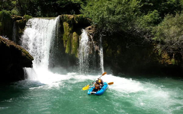 Kayaking Mreznica Canyon