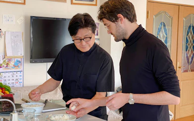 Osaka Ramen and Sushi Cooking Class with Tea Ceremony