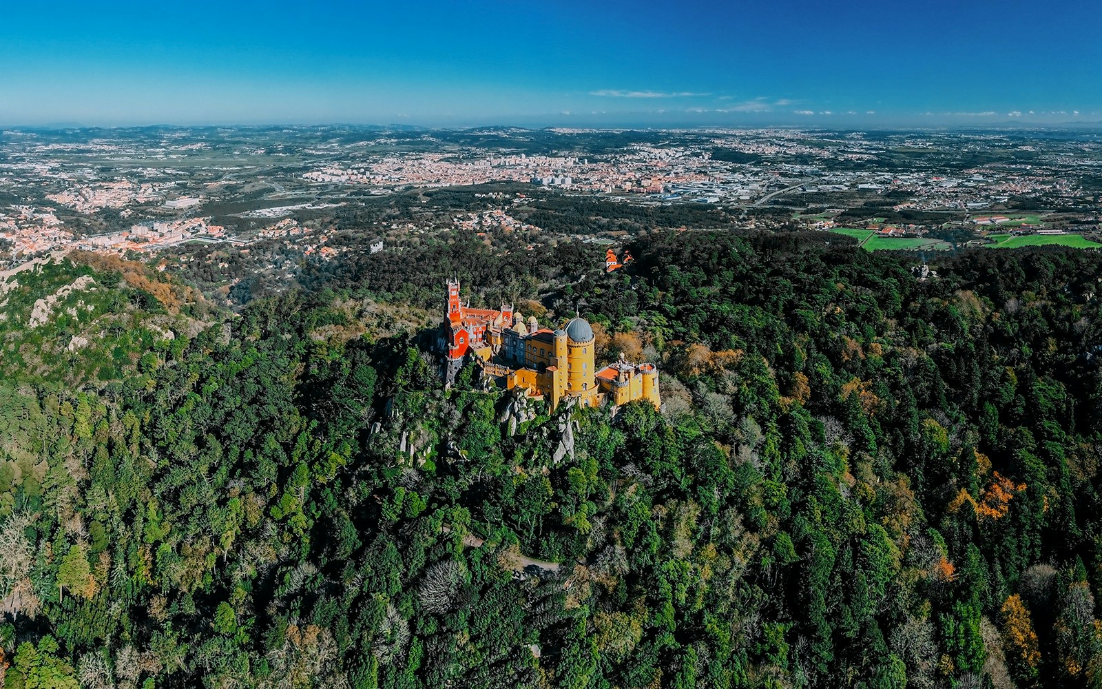 A fairytale fortress above the clouds