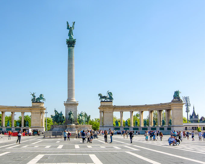Budapest: 3-Hour Grand City Tour and Castle Walk