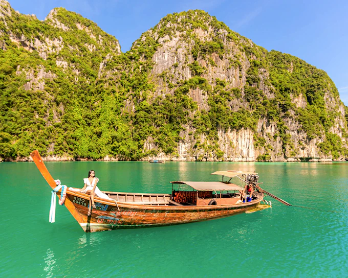 From Phi Phi: Maya Bay Longtail Boat Tour with Snorkeling
