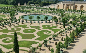 visite guidée en petit groupe avec accès coupe-file au château et aux jardins de versailles, avec trajet aller-retour en train depuis paris-10