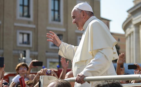 visita guiada a la audiencia papal con visionado gratuito-1