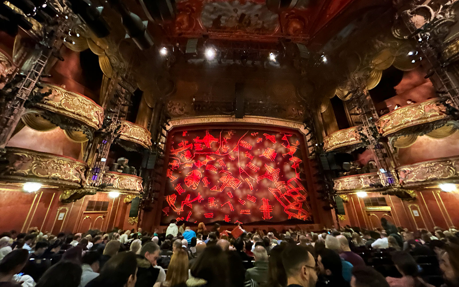 London Travel Guide - Entertainment in London