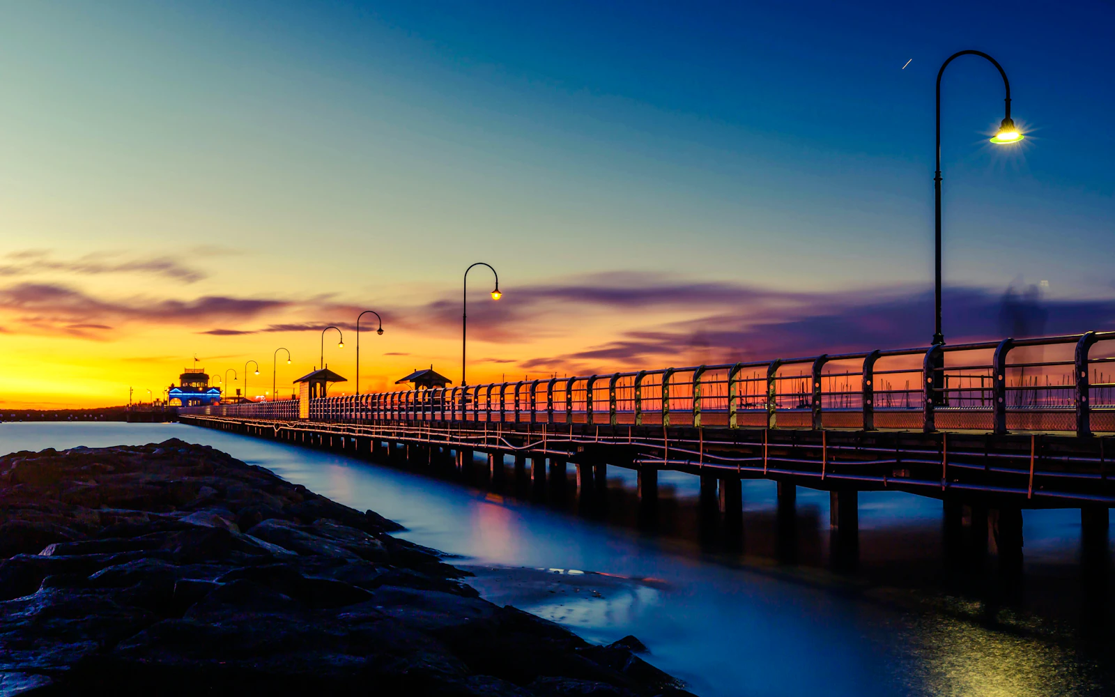 Melbourne Walking Tour with Tram Ride: Fitzroy, Laneways, Chinatown and St Kilda