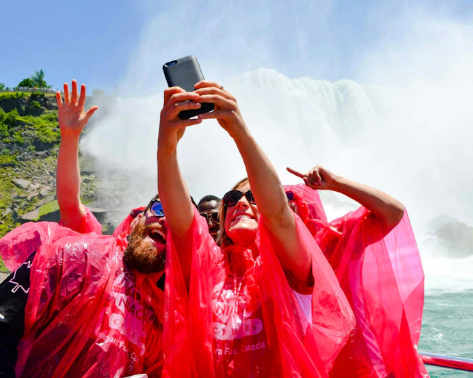 Niagara Falls Walking Tour with Boat Cruise: Eco-Experience (Product 54471)