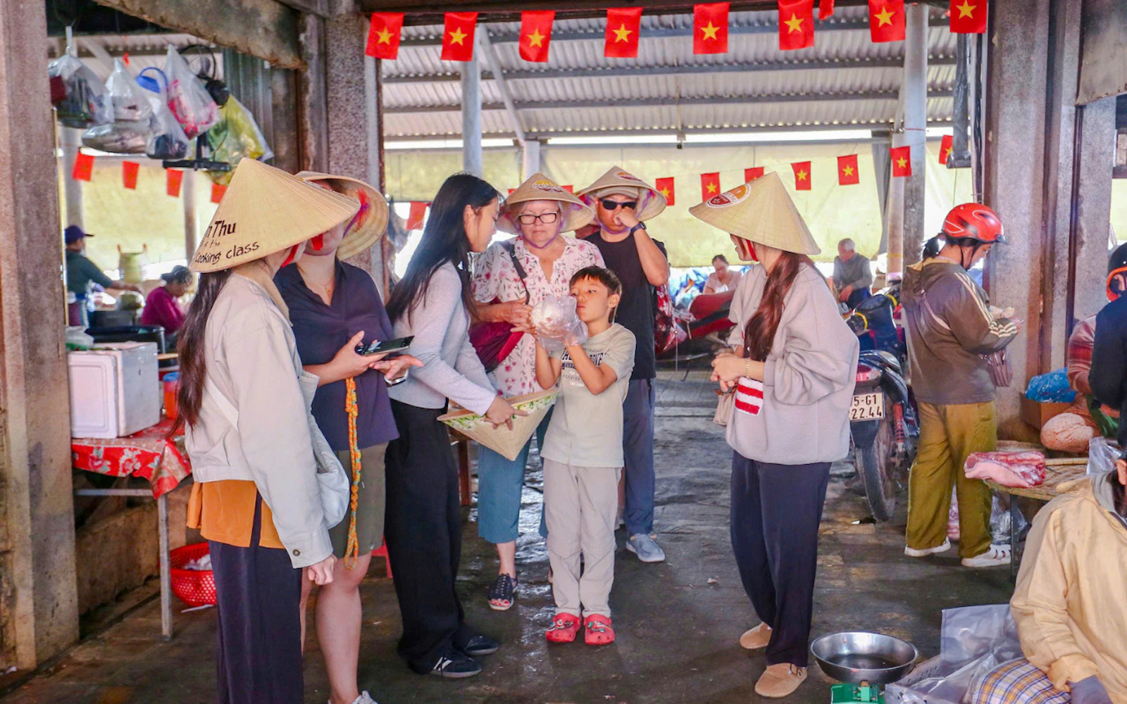 Hue Cooking Class at Madam Thu Restaurant Image 3