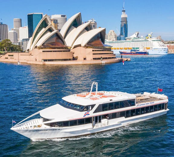 Cruise ship near Sydney Opera House