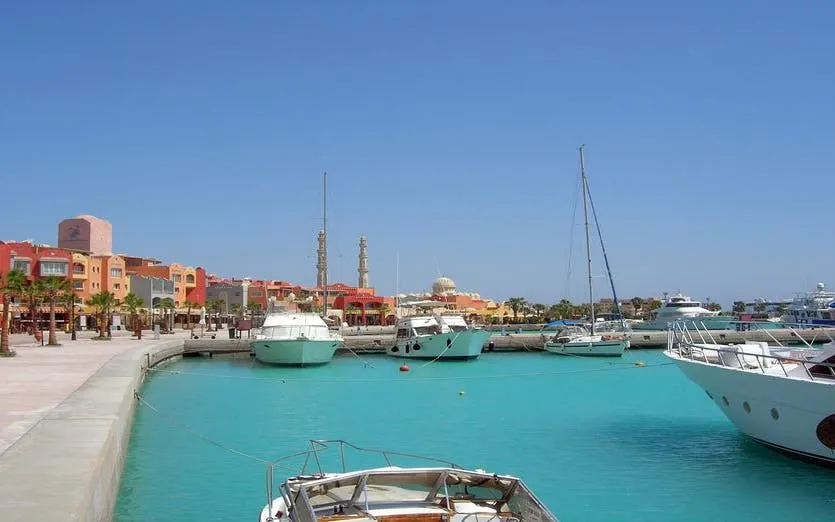 Premium City Tour: Mosque, Marina, Papyrus & Handicraft - Hurghada
