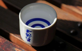 tur på osaka saijo-sakebryggeriet med sake-smaking-2
