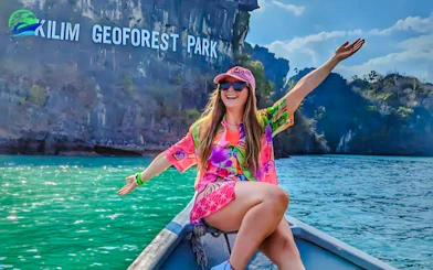 From Langkawi: Kilim Geoforest Park Mangrove and Island-Hopping Cruise with Hotel Transfers and Lunch