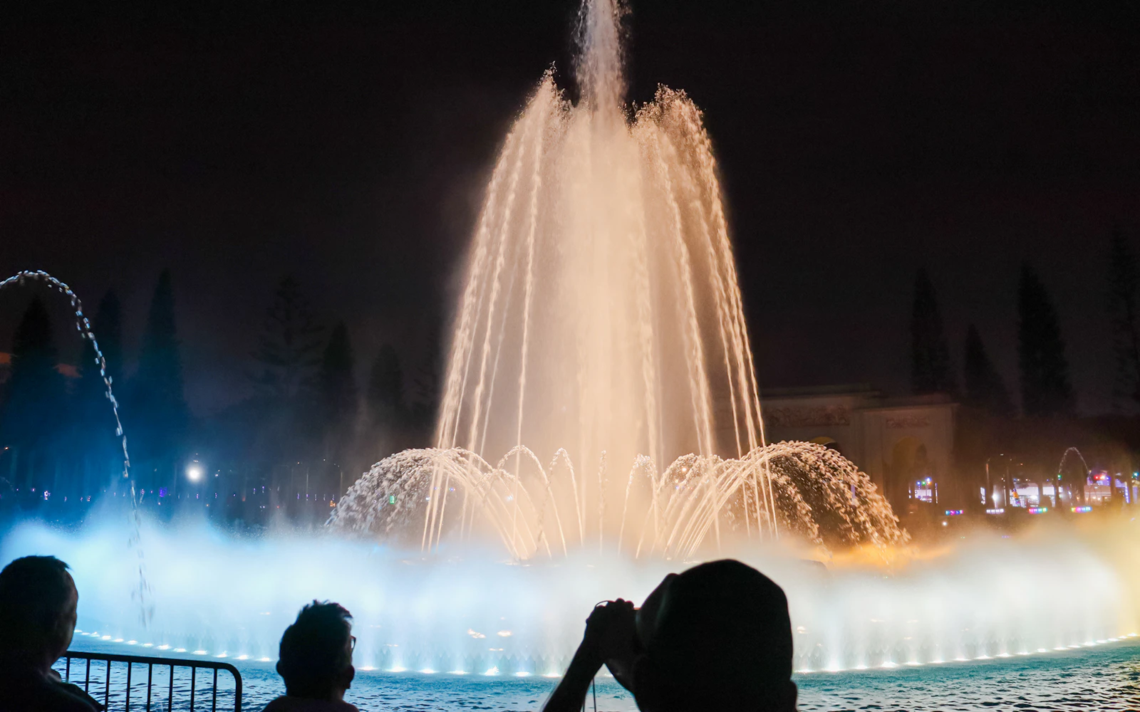 Lima Magic Water Circuit Light Show Guided Tour with Transfers