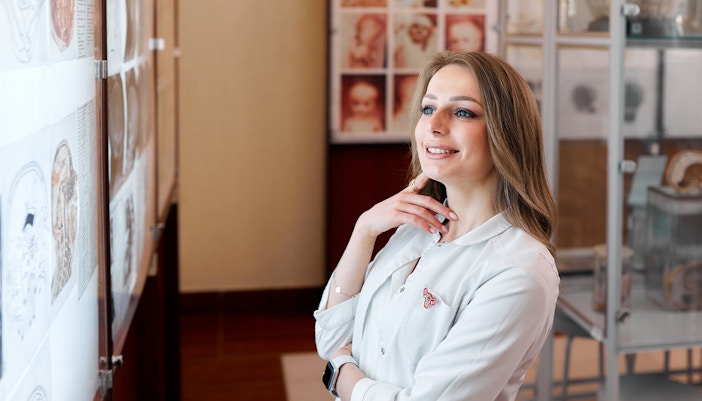 Medicine Museum visitor