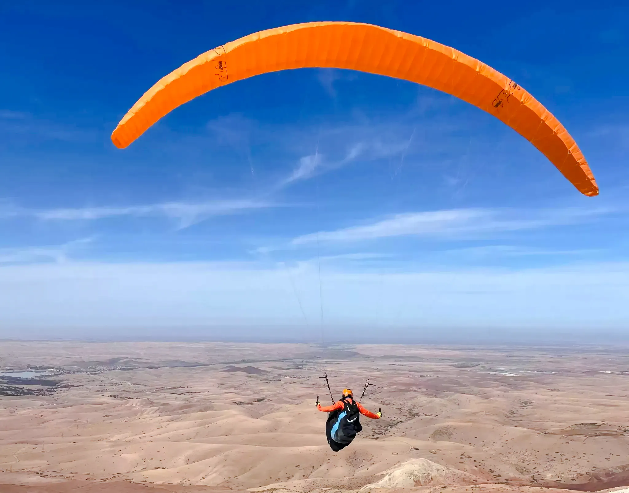 lot na paralotni w tandemie w marrakeszu z widokiem na góry atlas-1
