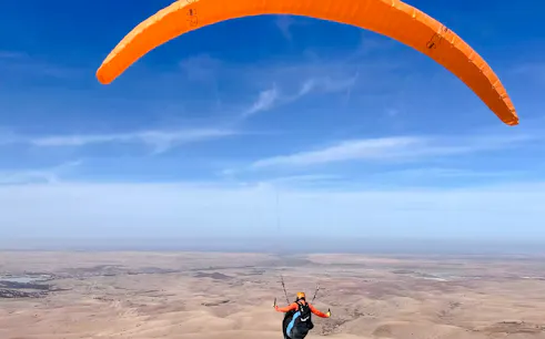 lot na paralotni w tandemie w marrakeszu z widokiem na góry atlas-1