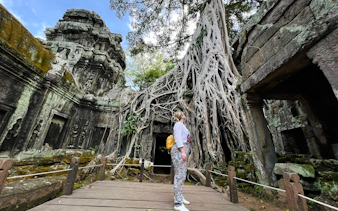 angkor wat half-day sunrise guided tour with breakfast and visits to ta prohm and bayon-9