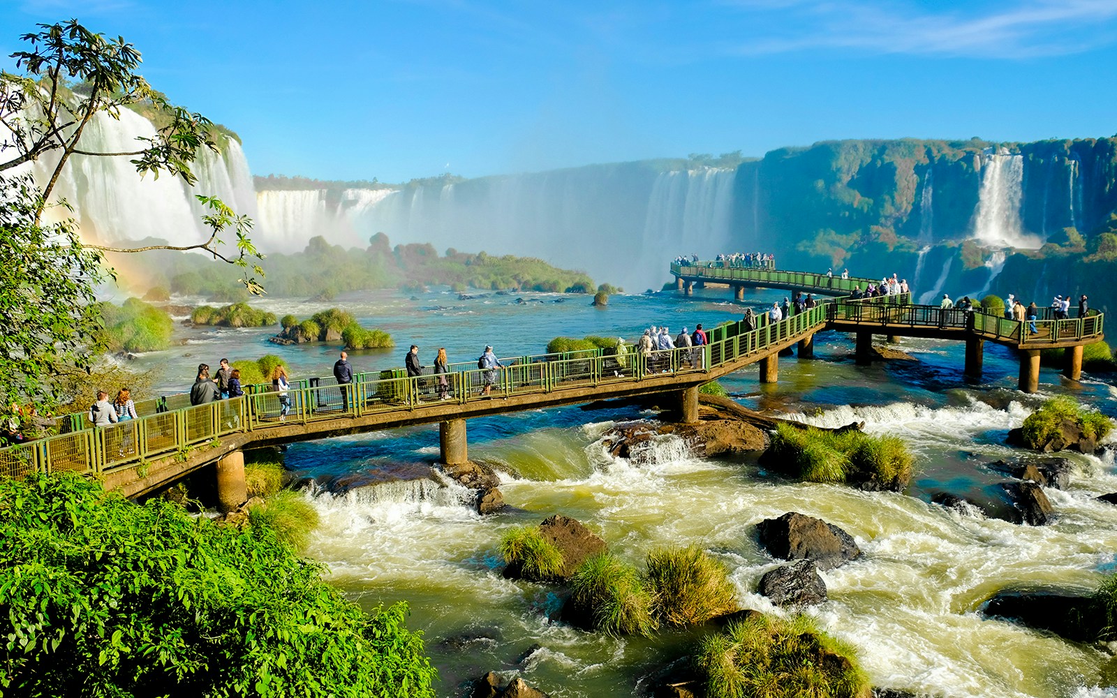 Visitors on observation platform at Iguazu Falls, Foz do Iguaçu, Brazil.